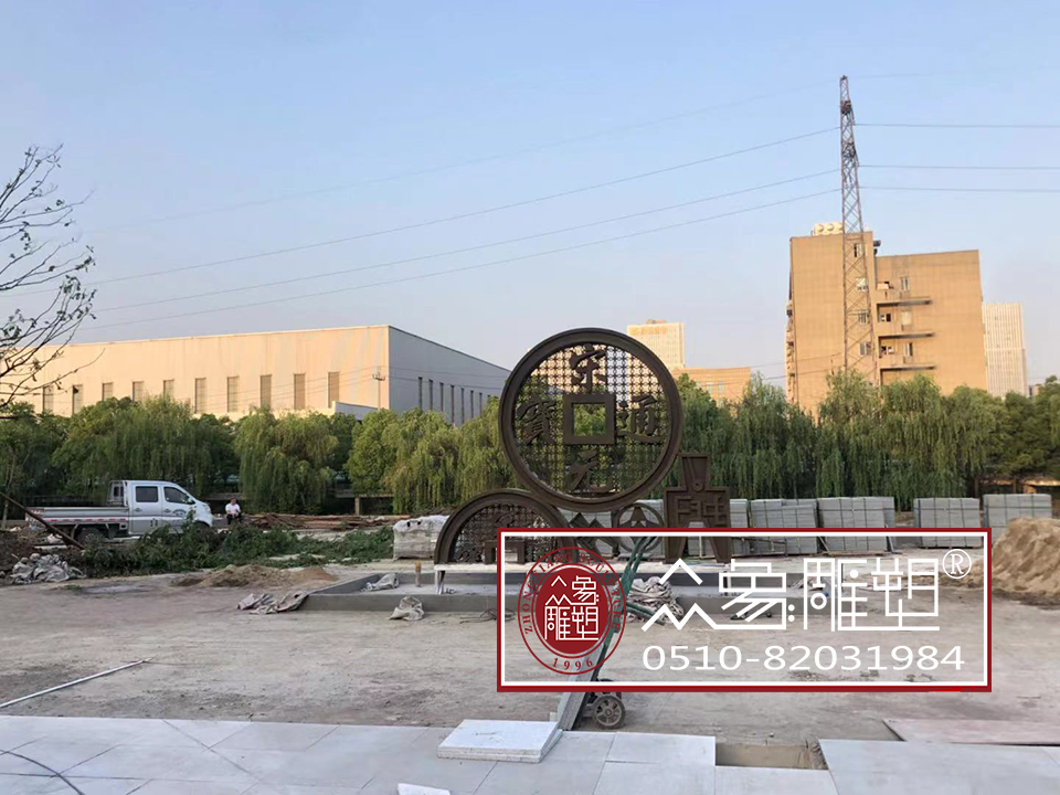 雕塑藝術如何傳達情感和思想？