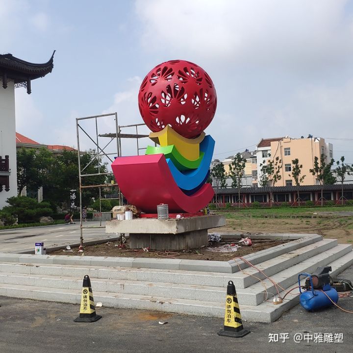 運輸過程中如何確保雕塑的安全？